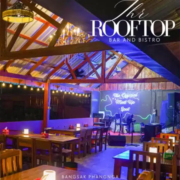 รีวิว The Rooftop Bar & Bistro บางสัก พังงา รูฟท็อปลับดนตรีสดฟีล 90s