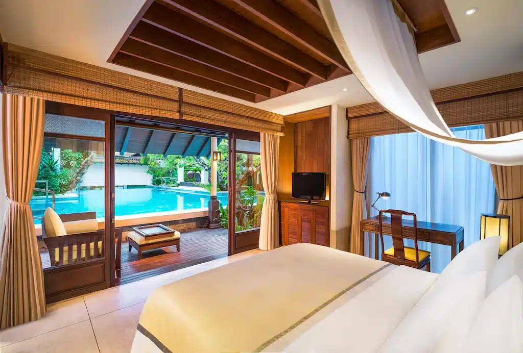 ห้อง ที่พักเกาะสมุย นอนพร้อมเตียงขนาดใหญ่และทีวี