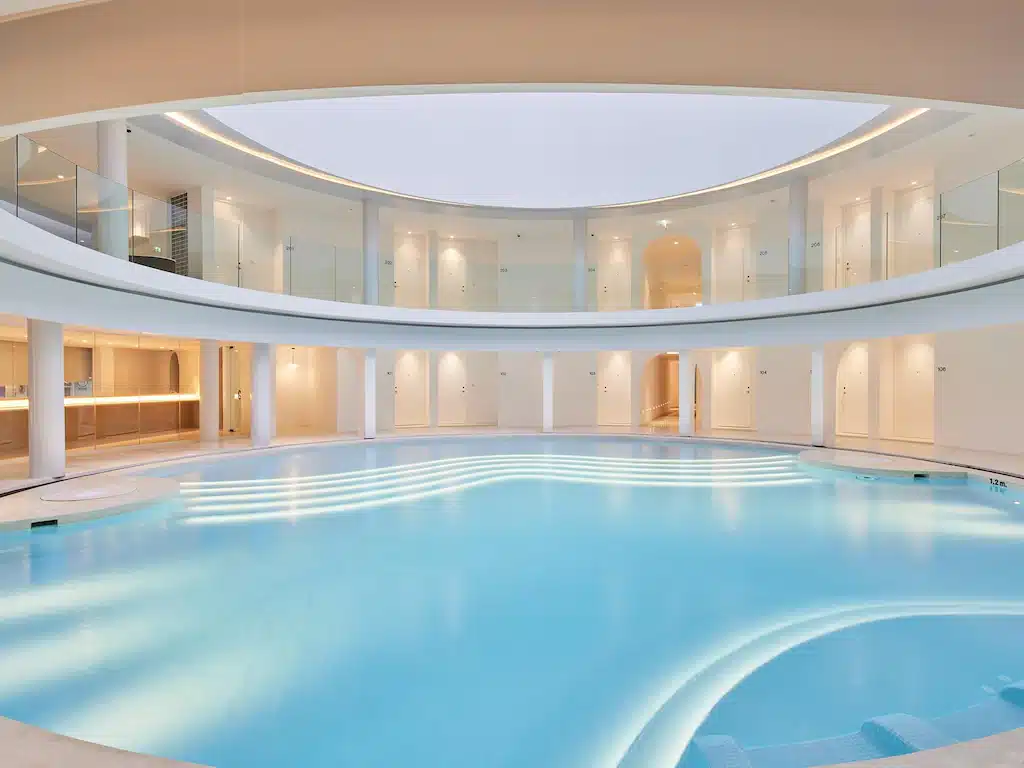 โรงแรมที่มีสระว่ายน้ำแบบสระเล่นน้ำอา โรงแรมใกล้สนามบินเชียงใหม่