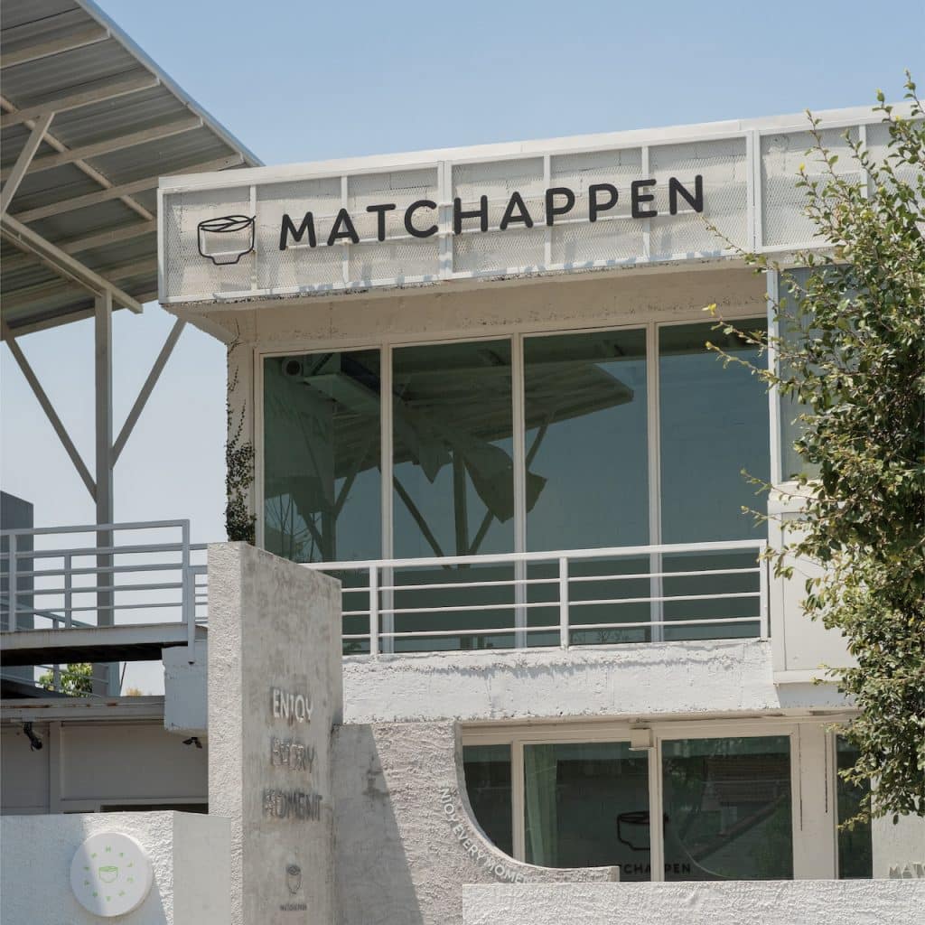 ตึกที่มีป้ายเขียนว่า matchhappen ที่เที่ยวตัวเมืองเชียงใหม่