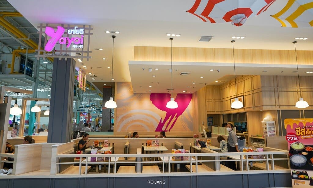 ร้านอาหารพลุกพล่านใกล้สนามบินสุวรรณภูมิที่มีโต๊ะแน่น ร้านอาหารโรบินสันถลาง