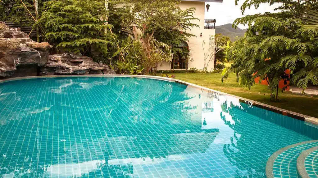 สระว่ายน้ำที่อยู่ใกล้ ๆ หรือใน Saigon Villas รีสอร์ทในพัทยาใต้ ที่พักดอยสะเก็ด