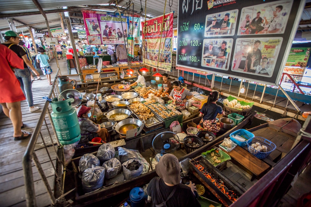 ตลาดอาหารไทยในกรุงเทพฯ ประเทศไทย ที่เที่ยวนครปฐม
