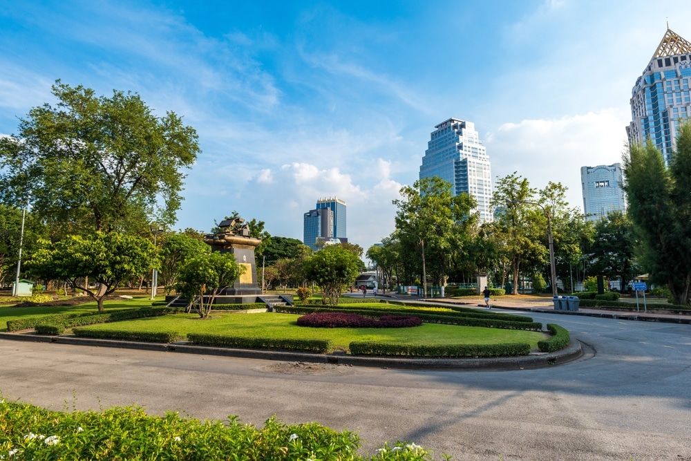 สวนสาธารณะใจกลางเมืองกรุงเทพมหานคร ประเทศไทย ที่เป็นสถานที่ท่องเที่ยวยอดนิยมของจังหวัดพิษณุโลกอีกด้วย ที่เที่ยวในกรุงเทพ