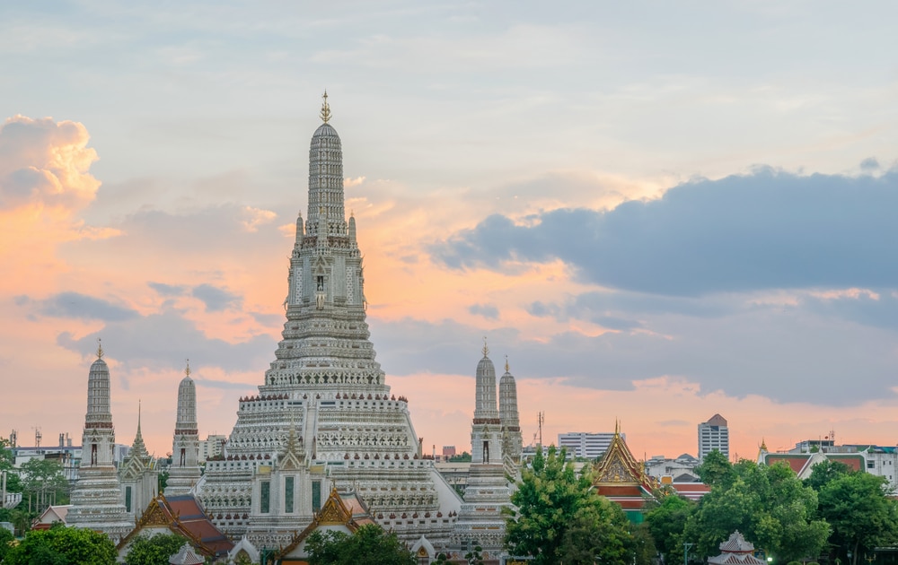 วัดโสมนัสราชวรมหาวิหารที่มีชื่อเสียงของกรุงเทพฯ จัดแสดงมรดกทางศาสนาอันรุ่มรวยของประเทศไทย วัดอรุณราชวรารามราชวรมหาวิหาร