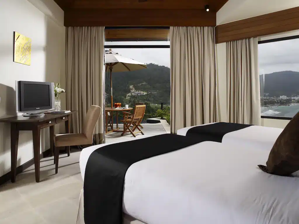 โรงแรมภูเก็ตติดทะเล วิวสวยท่ามกลางทะเลสวยๆติดทะเลราคาถูก