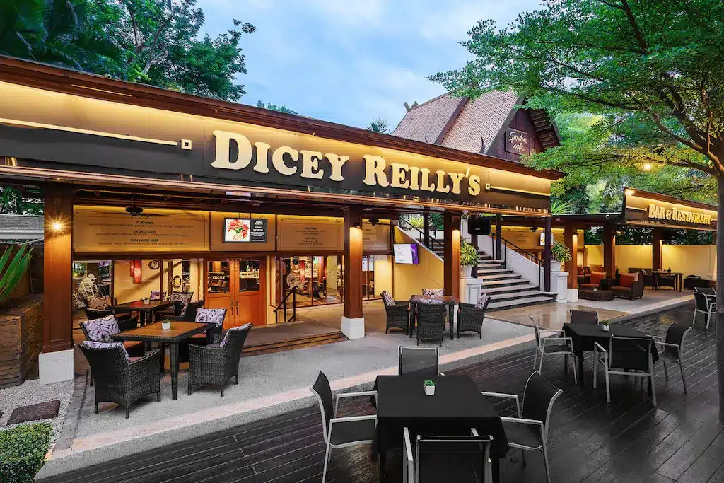 โรงแรมพัทยา 5 ดาว ร้านอาหารชื่อ Dicey Rellys