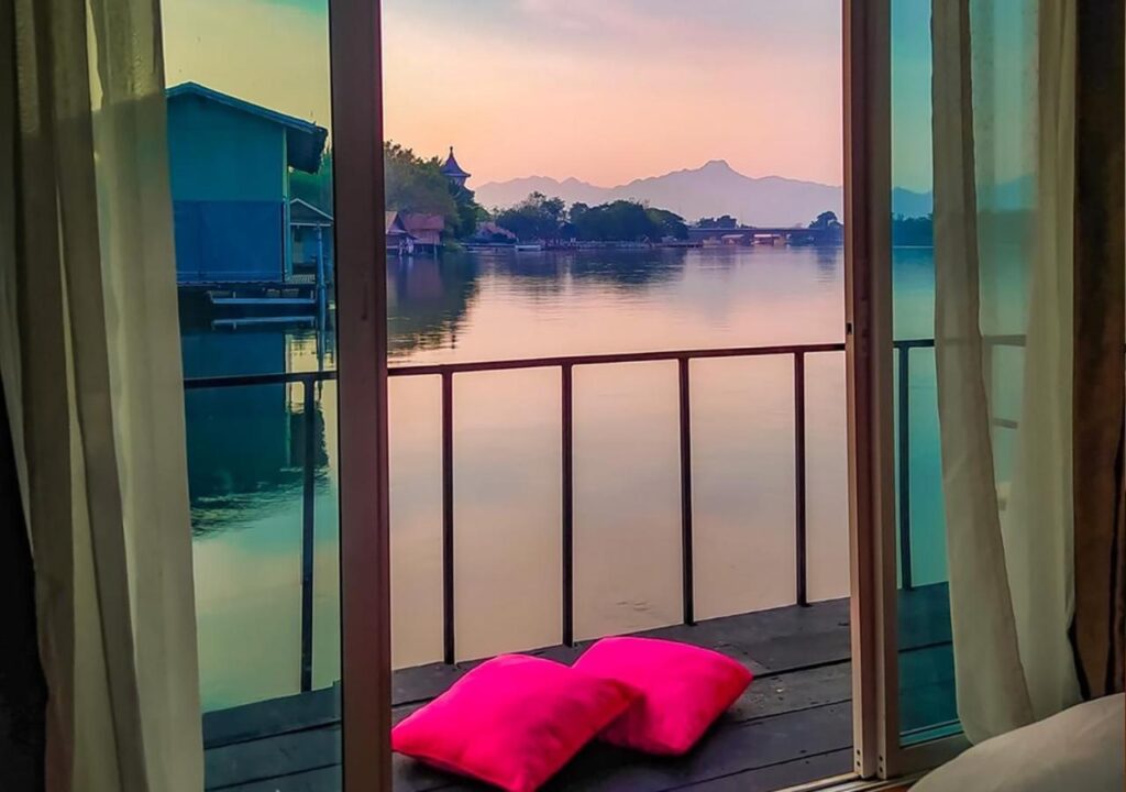 ที่พักริมทะเลสาบพร้อมเมืองกาญจนบุรี ที่พักเมืองกาญจนบุรี