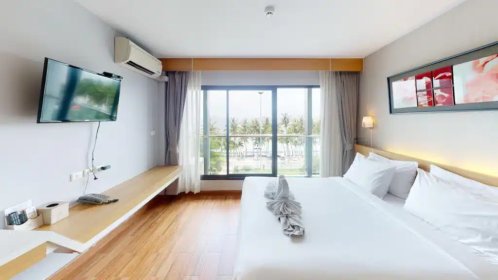 โรงแรมด้วยเตียงใหญ่และยินดีต้อนรับ ที่พัก หาดบางแสน