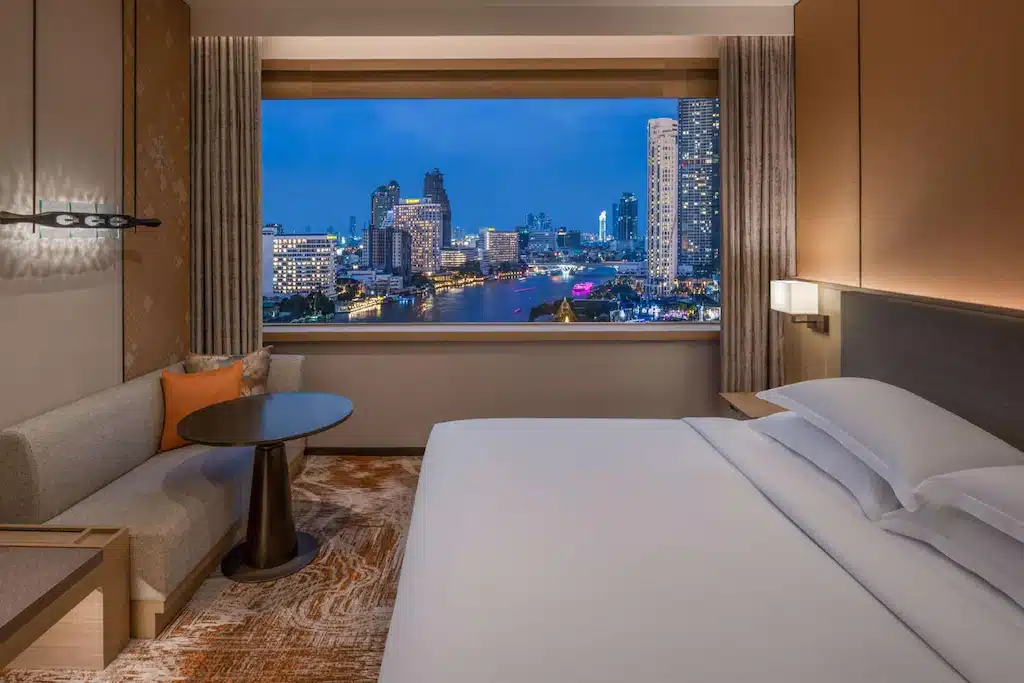 ห้องพักโรงแรมระดับ 5 ดาว พร้อมวิวเมืองในกรุงเทพฯ โรงแรม 5 ดาว กรุงเทพ