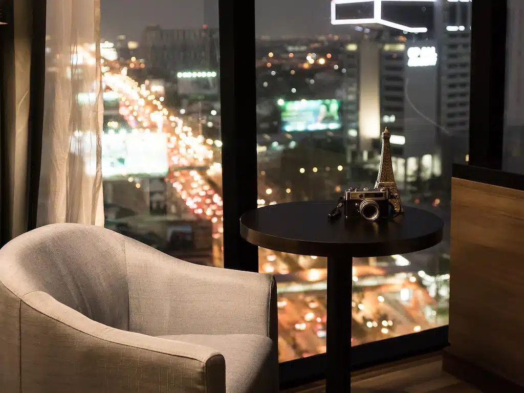 ห้องพักในโรงแรมพร้อมวิวเมือง ที่พักใกล้อิมแพคเมืองทองธานี