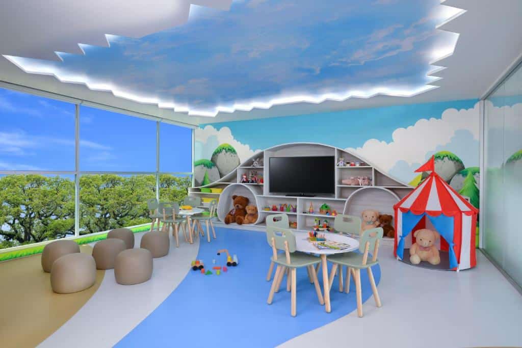 ห้องเด็กเล่นระดับ 5 ดาวพร้อมตุ๊กตาหมีและของเล่น ที่พักแสมสาร 5 ดาว 