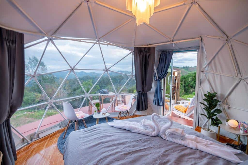 ห้องนอนโดมพร้อมวิว ที่พักบนดอยเชียงใหม่ราคาถูก ภูเขาในชลบุรี ประเทศไทย