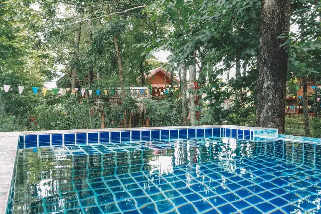 รีสอร์ทพิษณุโลก ท่ามกลางป่า มีมุมสระว่ายน้ำสวยเก๋