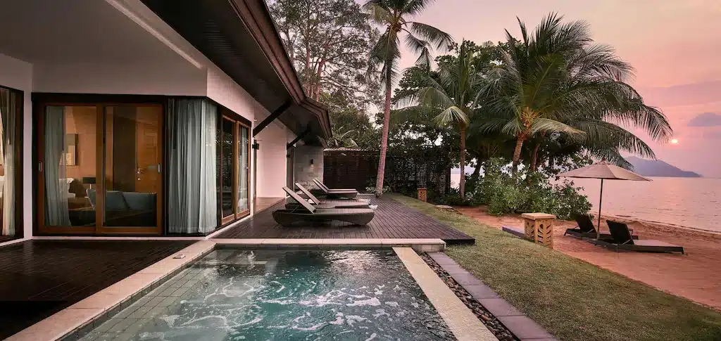 บ้านในชลบุรีพร้อมสระว่ายน้ำและวิวทะเล ที่พักบางเสร่