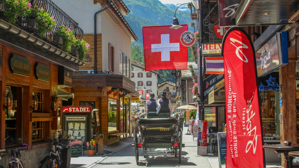เที่ยวสวิตเซอร์แลนด์ รถจักรยาน รถม้า รถไฟฟ้าคันเล็กๆ