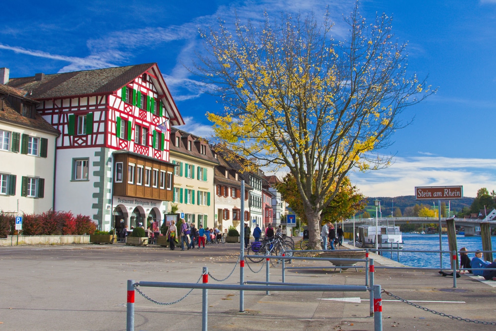 เที่ยวสวิตเซอร์แลนด์ านเรือนสมัยยุคกลาง ที่สมบูรณ์เกือบ 100% 
