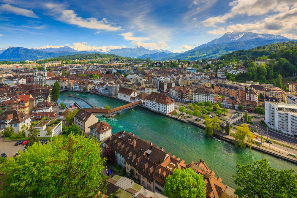 ที่เที่ยวสวิตเซอร์แลนด์ สวิตเซอร์แลนด์ เมืองที่เก่าแก่กว่า 1000 ปี