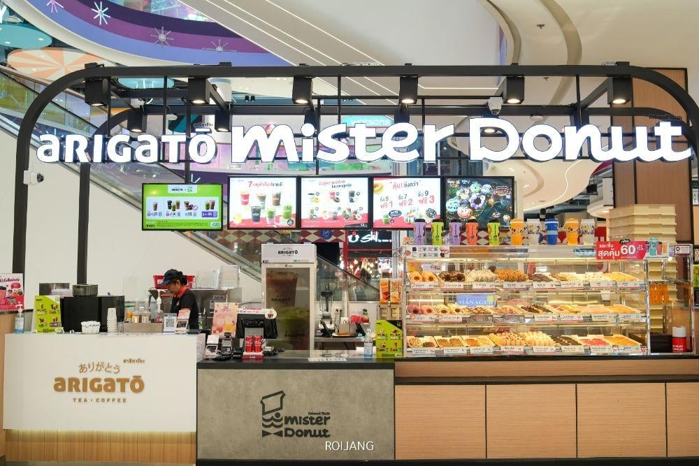 ร้านโดนัทที่มีป้ายเขียนว่า ancado master  donut ในร้านอาหารในโรบินสันฉลอง โรบินสันฉลองร้านอาหาร