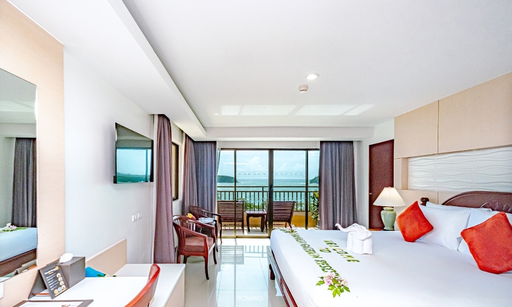 ห้องพักที่ชนาลัย การ์เดน รีสอร์ท พร้อมทิวทัศน์อันงดงามของมหาสมุทร Chanalai garden resort
