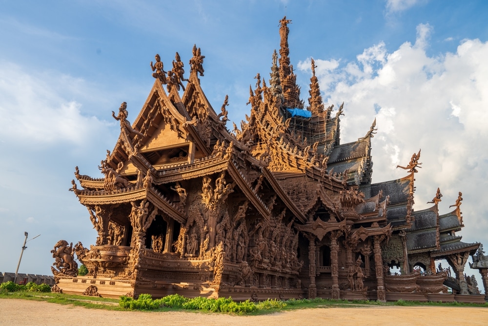 สำรวจวัดและเจดีย์ของประเทศไทย รวมถึงอ่างศิลาอันยิ่งใหญ่ ปราสาทสัจธรรม