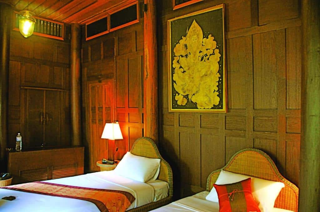 เตียงสองเตียงในห้องพักโรงแรมในเลย ใกล้แม่น้ำโขง และเชียงคาน ที่พักเชียงคานติดริมโขง