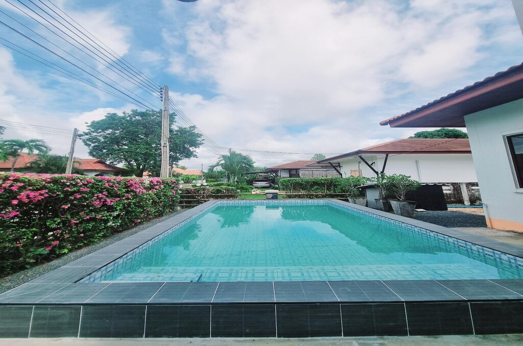 สระว่ายน้ำหน้าบ้านของคุณในแกลง (กานตึงเถียวกาหลง) ประเทศไทย พูลวิลล่าระยอง