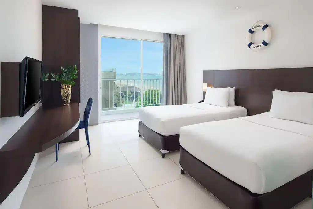โรงแรมติดทะเลที่สามารถชมทะเลได้ภายใน ที่พักติดหาดจอมเทียน