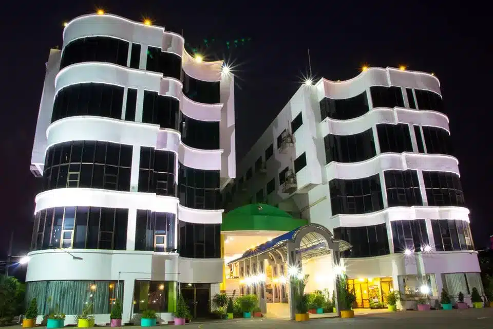 โรงแรมตั้งอยู่ในราชบุรีที่ ที่เที่ยวชัยนาท เที่ยวตอนกลางคืน