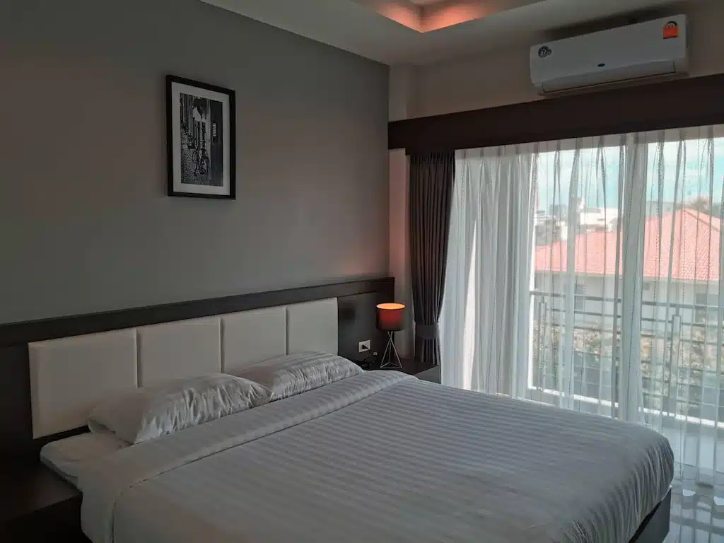 อ่าวนาง ที่พักที่มีห้องนอนทำเลดีพร้อมหน้าต่างและ โรงแรมอุดรธานี