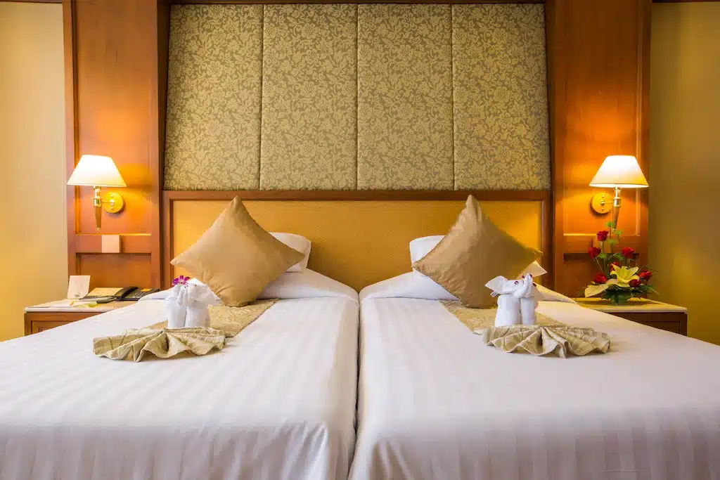 มีเตียงในโรงแรมที่ราชบุ โรงแรมกรุงเทพ รี