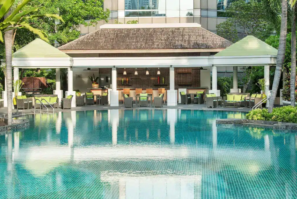 สระว่ายน้ำหน้าโรงแรมในเที่ยวราชบุรี,สถานที่ท่องเที่ยวร โรงแรมกรุงเทพ