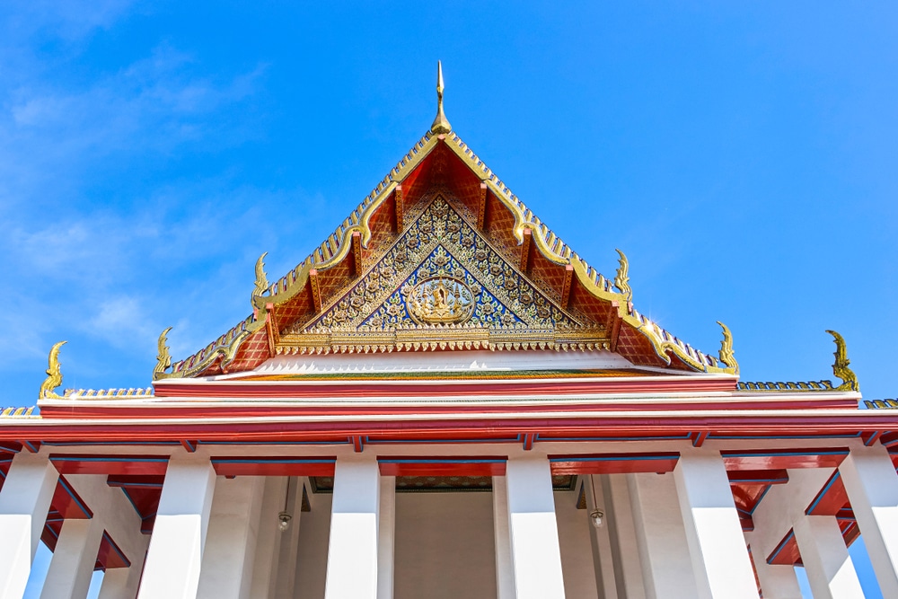 วัดพุทธในประเทศไทยในกรุงเทพฯ ขึ้นชื่อเรื่องสถาปัตยกรรมอันน่าทึ่งและมรดกทางวัฒนธรรมอันยาวนาน พระพุทธสุโขทัย