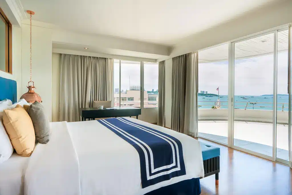     ที่เที่ยวพัทยาติดทะเล    รายละเอียด: ห้องพักในโรงแรมพร้อมวิวทะเลในที่เที่ยวพัทยาติดทะเล