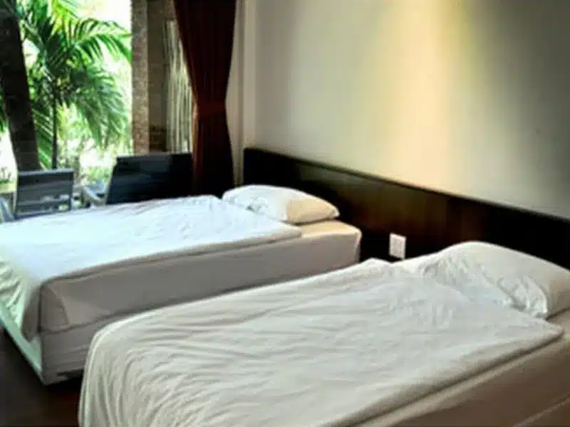 โฮมสเตย์เปิดใหม่ในอัมพวา ให้บริการที่พักริมน้ำราคาประหยัดพร้อมเตียงสีขาว 2 เตียง ที่พักอัมพวาริมน้ำราคาถูก