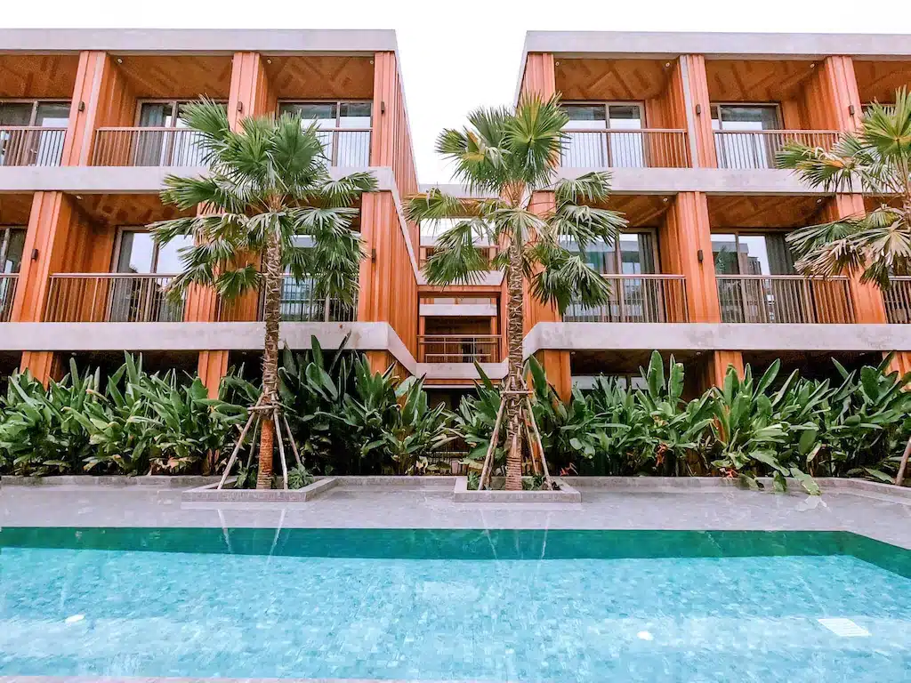 อพาร์ทเมนต์เปิดใหม่ในอัมพวาพร้อมสระว่ายน้ำและต้นปาล์ม ที่พักอัมพวาริมน้ำ