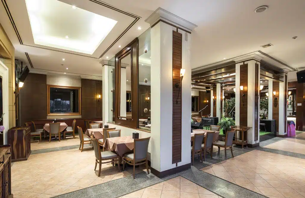 ร้านอาหารในโรงแรมแห่งหนึ่งในชลบุรีสำหรับนักท่องเที่ยวที่มาเยือนสระแก้ว ที่เที่ยวสระแก้ว