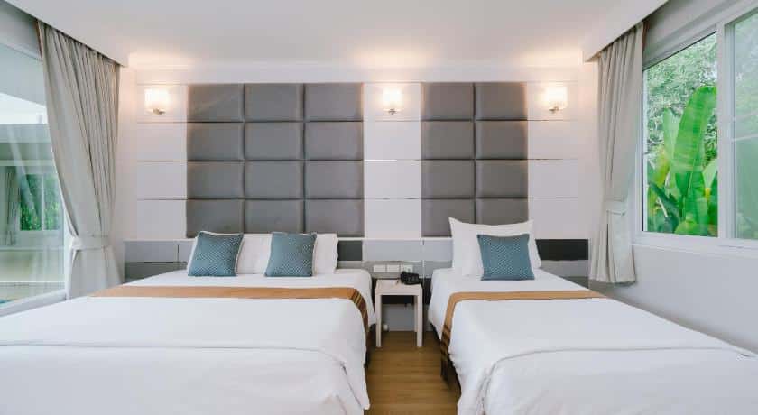 เตียงในห้องที่ โรงแรมแชงกรี-ลา ซึ่งตั้งอยู่ที่ที่พักหาดเจ้าสำราญ