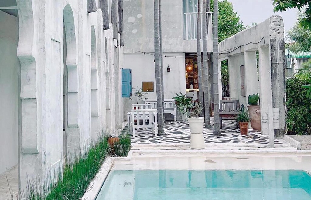 บ้านพร้อมสระว่ายน้ำในสวนหลังบ้าน โรงแรมอุบลราชธานี