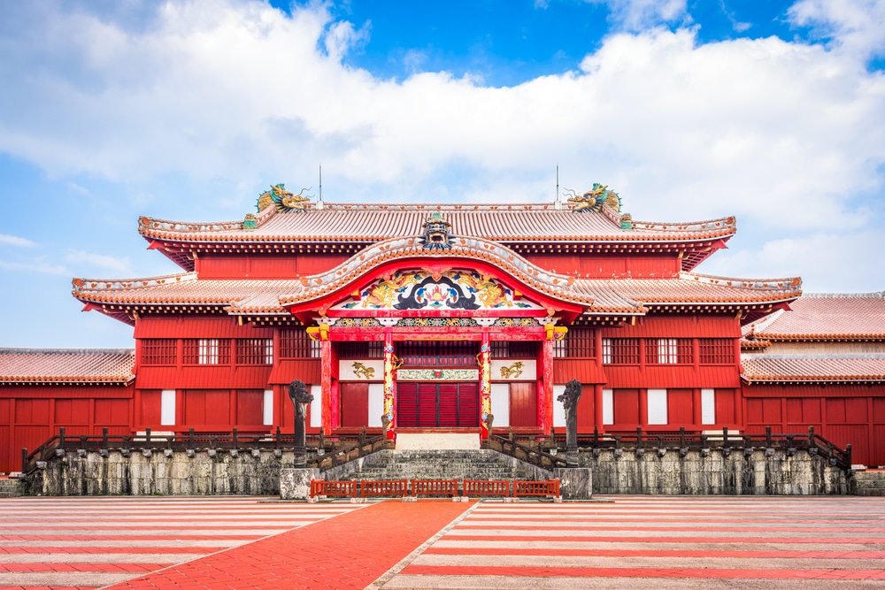 ตึกสีแดงขนาดใหญ่ในราชบุรีที่เที่ยว สถานที่ท่องเที่ยวญี่ปุ่น