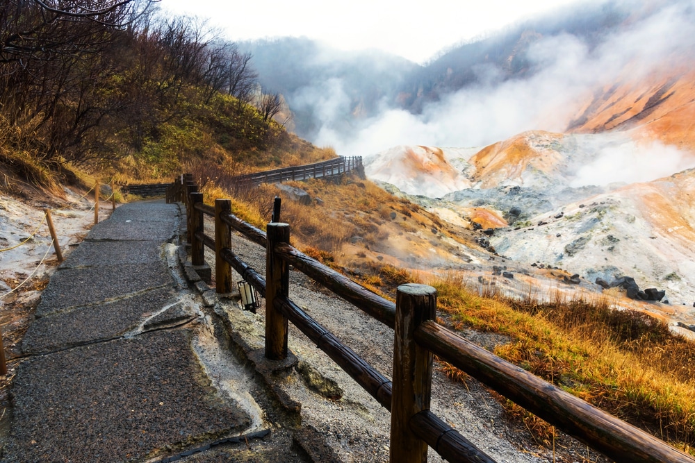เส้นทางสู่บ่อน้ำพุร้อนบนภูเขาราชบุรี เที่ยวญี่ปุ่น