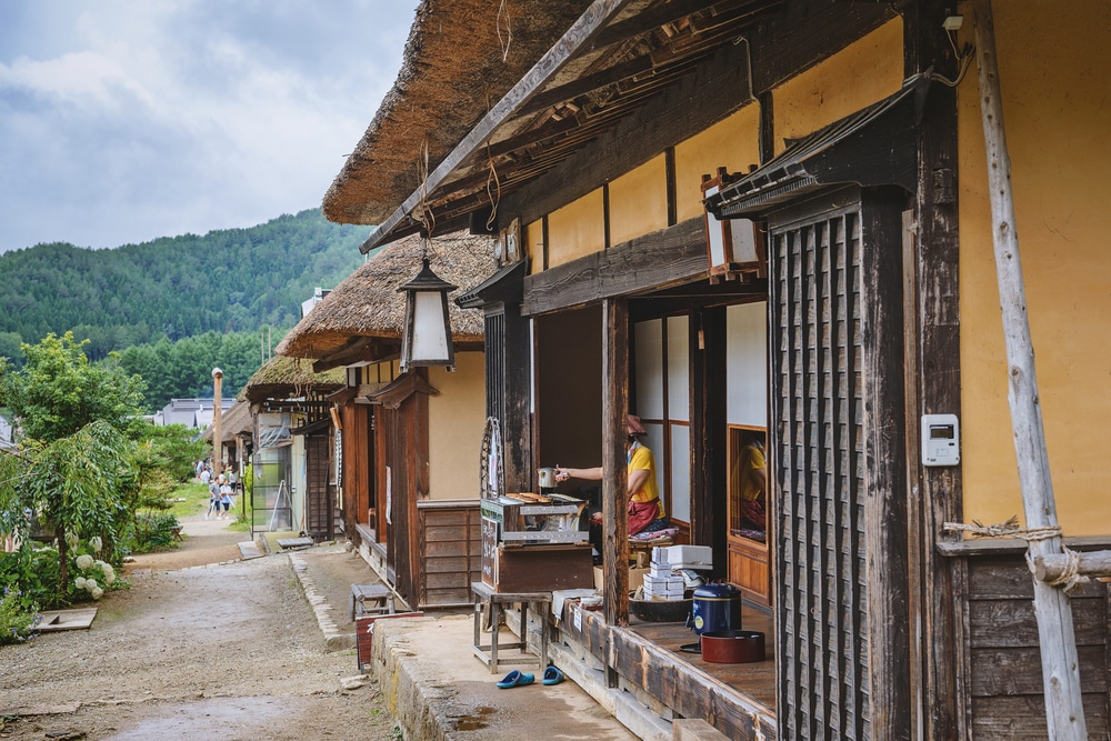โครงสร้างไม้มีหลังคา สถานที่ท่องเที่ยวญี่ปุ่น