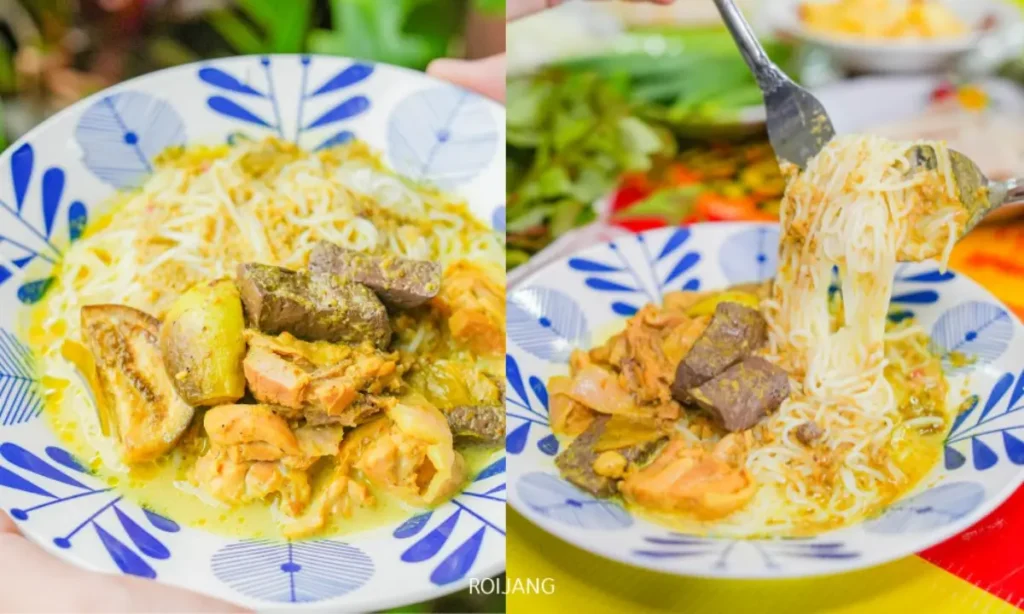 สองจานของก๋วยเตี๋ยวเส้นหมี่น้ำยาของป้าม่อม พร้อมชิ้นเนื้อและผัก, หนึ่งจานถูกถ่ายให้เห็นใกล้ ๆ ขณะที่ส้อมยกเส้นก๋วยเตี๋ยวขึ้น.